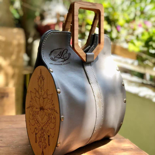 کیف دسته چوبی طرح عباسی