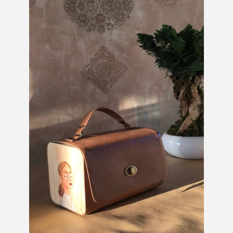 کیف دستی طرح ابروکمون